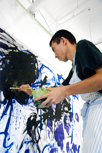 8月アートルーム「ペイントバトル巨大絵画に挑戦!」