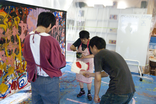 8月アートルーム「ペイントバトル巨大絵画に挑戦!」