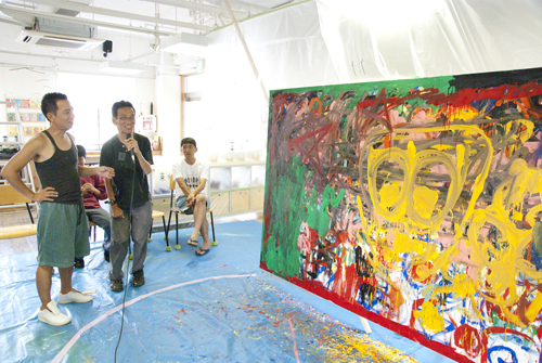 8月アートルーム「ペイントバトル巨大絵画に挑戦!」