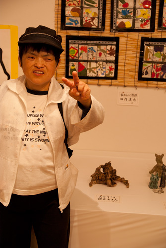 8月アートルーム「ペイントバトル巨大絵画に挑戦!」