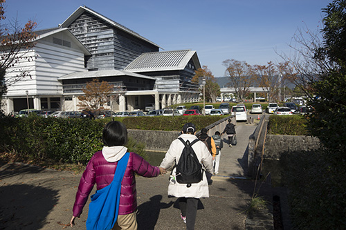 11月アートルーム：高知県立美術館へ行こう！！「草間彌生 永遠の永遠の永遠」
」