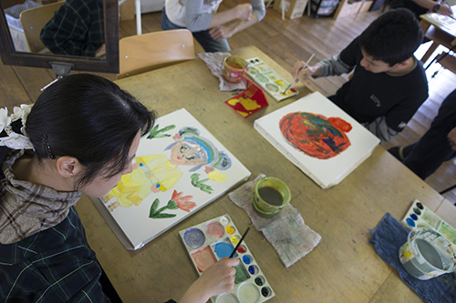4月アートルーム :「わたし、ぼくのかおを描く」
」