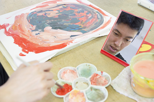 4月アートルーム :「わたし、ぼくのかおを描く」
」