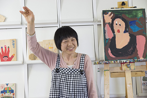 4月アートルーム :「わたし、ぼくのかおを描く」
」