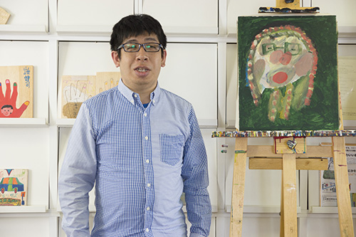 4月アートルーム :「わたし、ぼくのかおを描く」
」