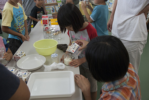 「いちまい絵ほん」ワークショップ in こども図書館