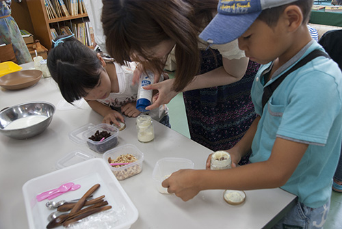 「いちまい絵ほん」ワークショップ in こども図書館