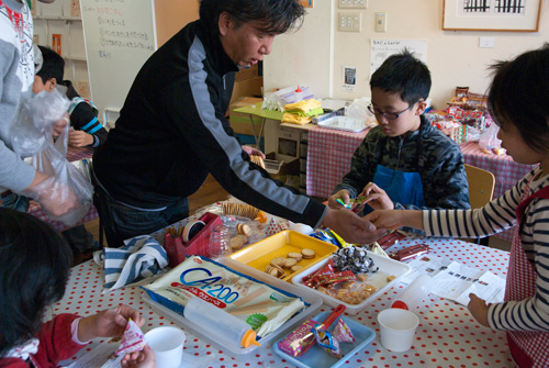 12月ワークショップ：お菓子の家2012