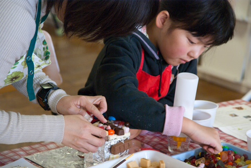 12月ワークショップ：お菓子の家2012