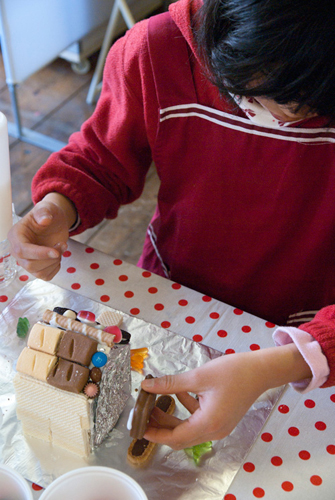 12月ワークショップ：お菓子の家2012