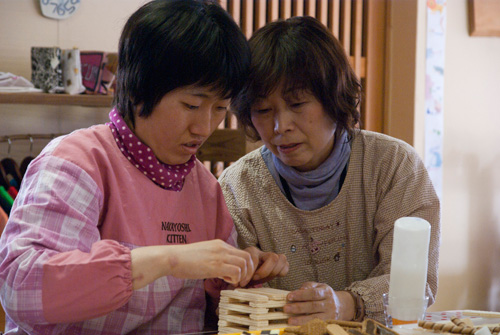 12月ワークショップ：お菓子の家2012